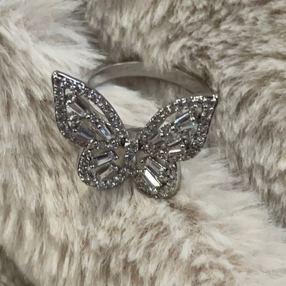 New silver butterfly ring - Picture 1 of 4